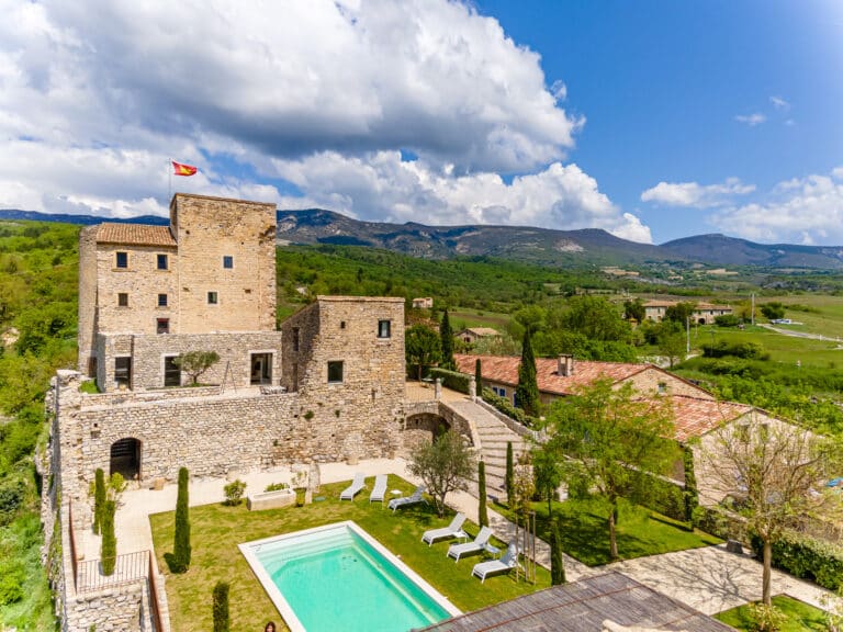 Chateau Pres De Nyons